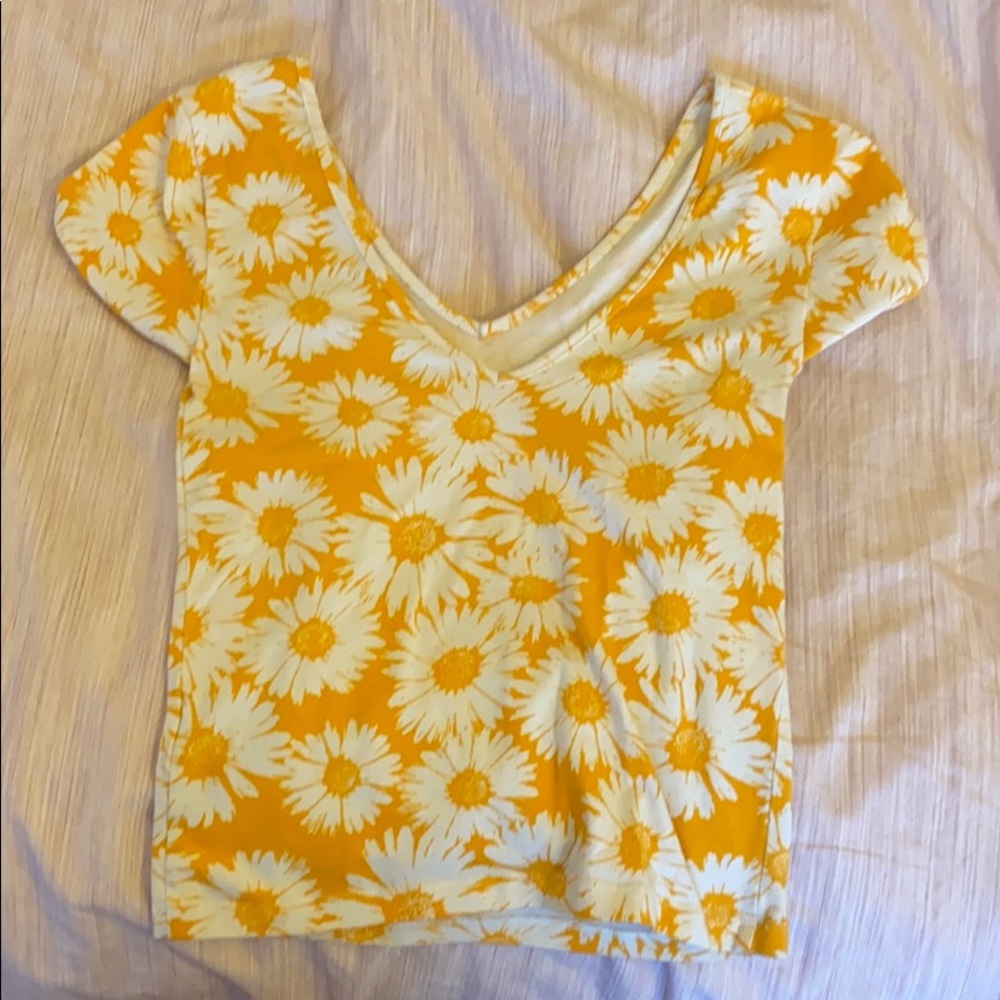 Yellow daisy top